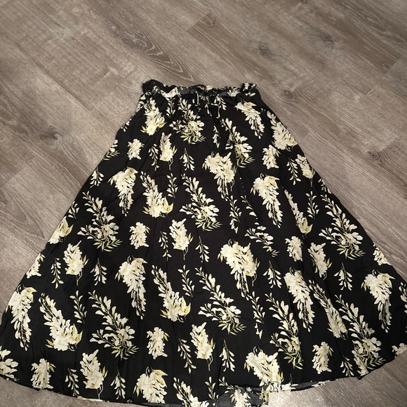 Floral Black and Cream Women's Skirt - Picture 4 of 6